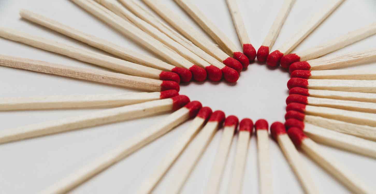 Matches set heart shape